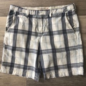 American Eagle Shorts Size 36 Prep Fit Plaid